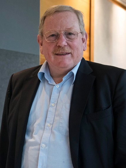 reinhard-genzel-427×570-2