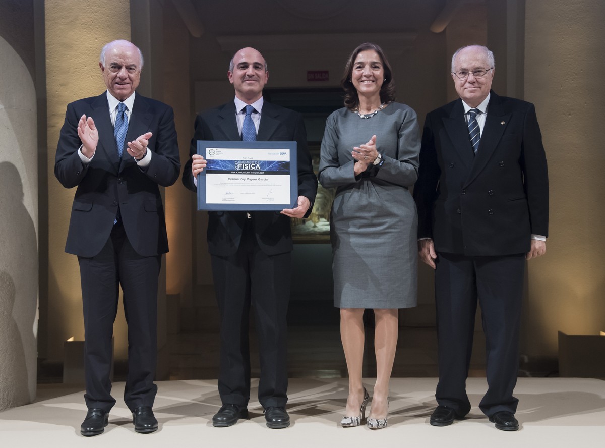 Ceremonia_Premios_Fisica_2017_Hernan_Ruy_Miguez