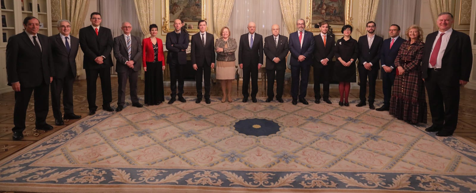 Foto de familia de la ceremonia de los Premios de Física RSEF - Fundación BBVA 2018
