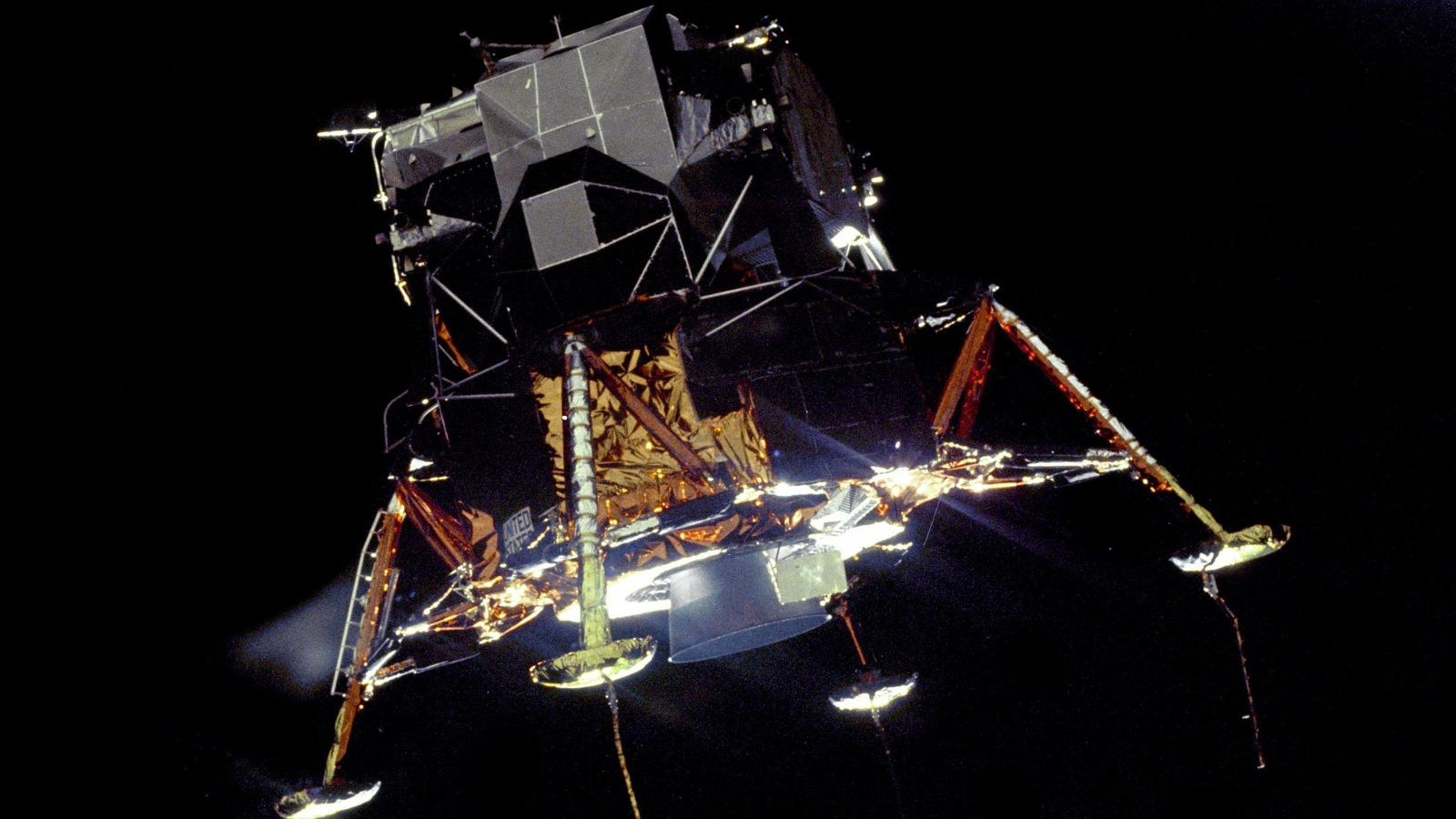 apollo_11_luna_1600x900 (1)