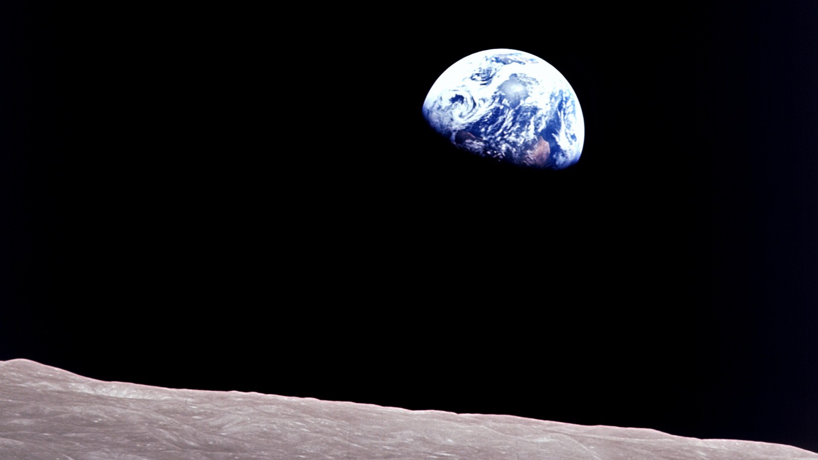earthrise_1600x900