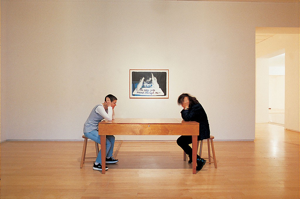 Laurie Anderson. Handphone Table, 1978, Musée d’art contemporain de Lyon. c Laurie Anderson, 2019