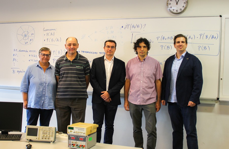 Isabel Salinas Marín, Marcos H. Giménez, Juan A. Sans, Juan C. Castro-Palacio, Juan A. Monsoriu. Premio Mejor Artículo de Enseñanza en las Publicaciones de la RSEF. 2019.