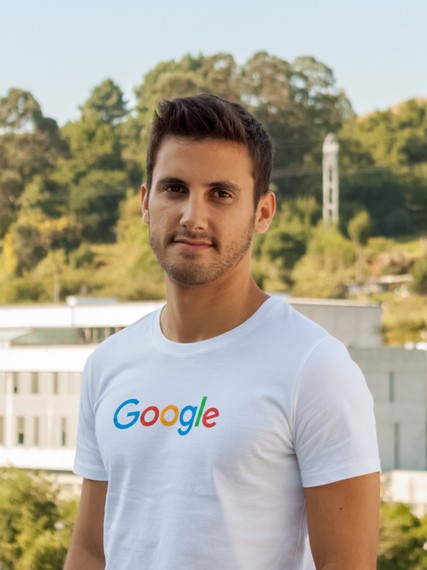 daniel_valcarce_427x570