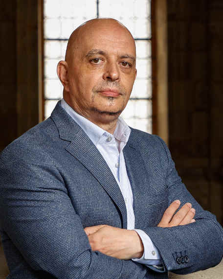 Juan Antonio González Iglesias es catedrático de Filología Latina en la Universidad de Salamanca.