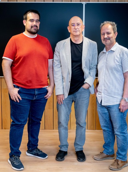 JOSÉ TORRECILLA, ANTONIO CUEVAS Y JOSÉ BERRENDERO. DEPARTAMENTO DE MATEMÁTICAS DE LA UAM