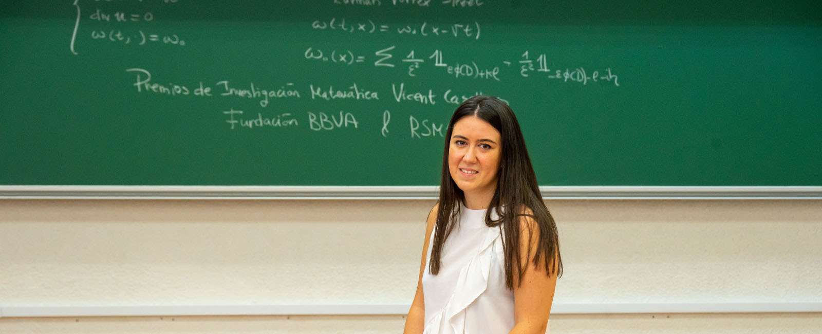 Claudia García López, profesora ayudante doctora en la Universidad de Granada. Premios de Investigación Matemática Vicent Caselles de la RSME y la Fundación BBVA