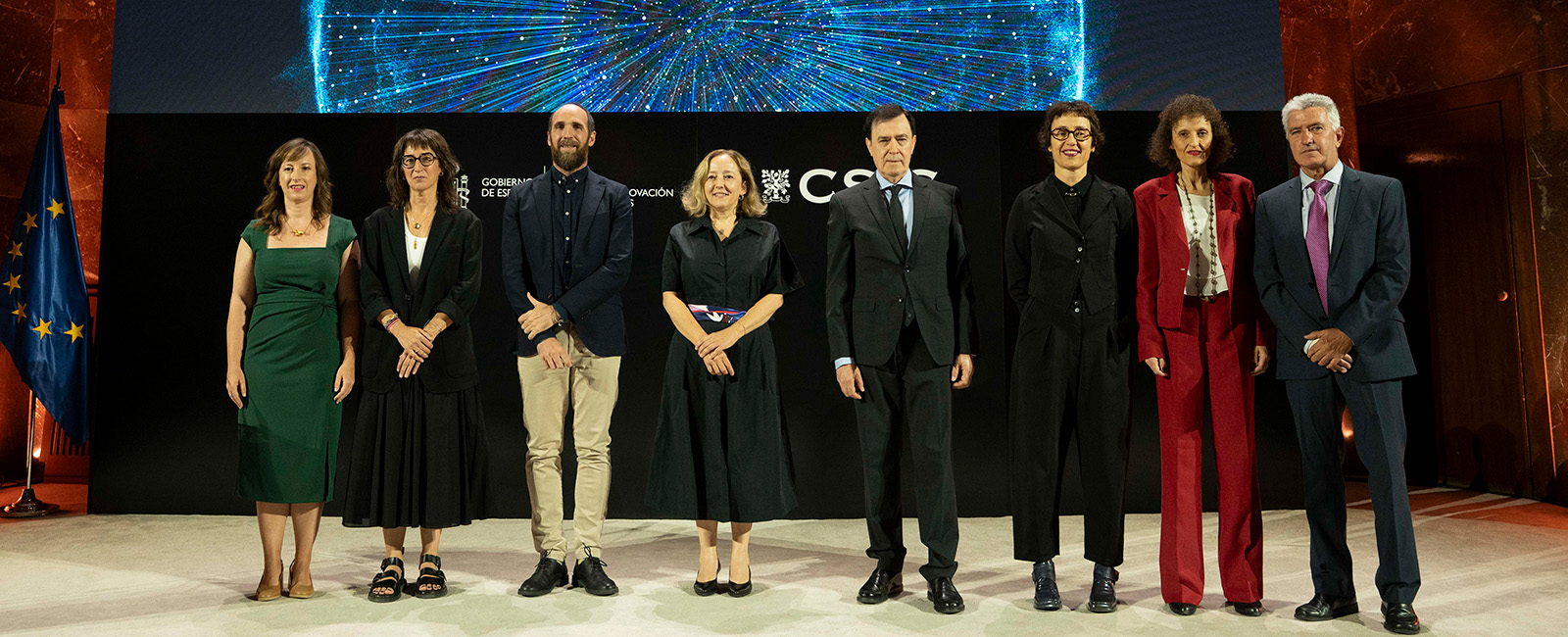IV Premios de Comunicación Científica - el equipo de EFE Ciencia y Eduardo Sáenz de Cabezón con la presidenta del CSIC, Eloísa del Pino, y el director de la Fundación BBVA, Rafael Pardo